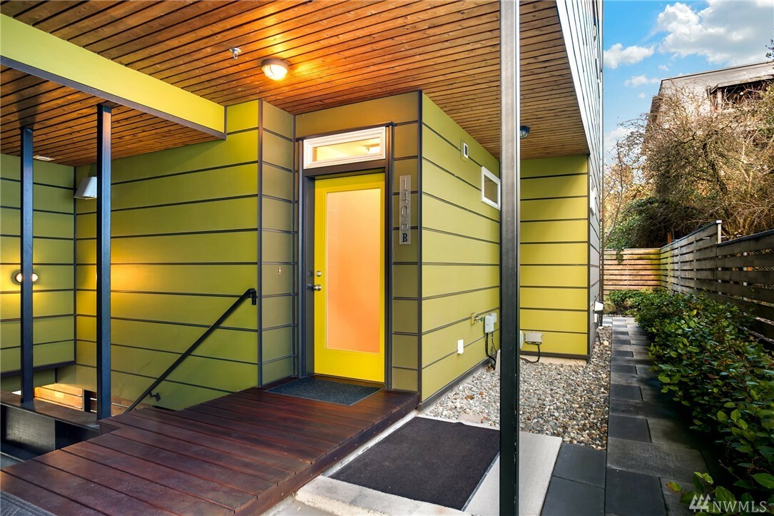 Property Photo: 1406 B E Fir St WA 98122