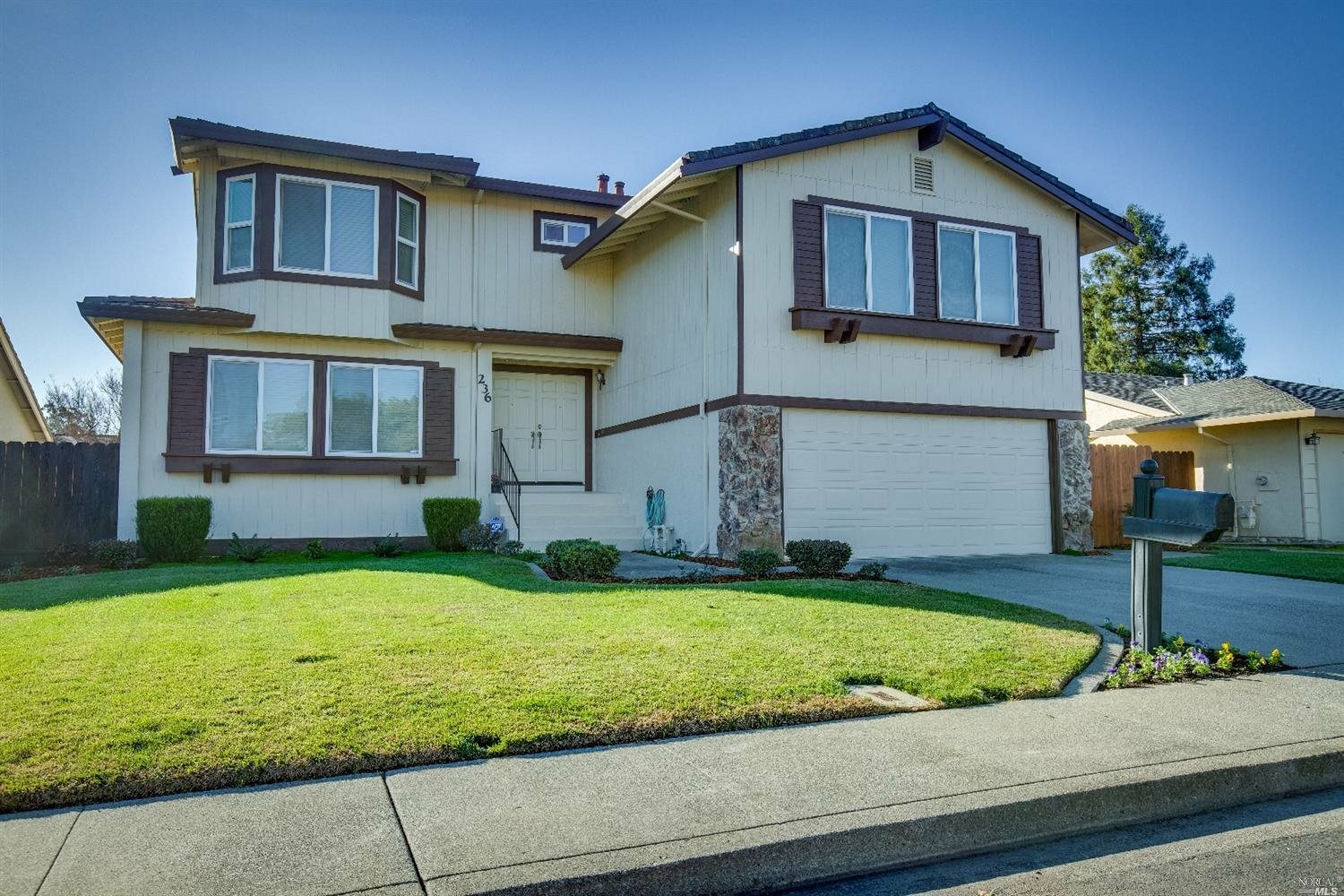 236 Arlington Way  Vacaville CA 95687 photo