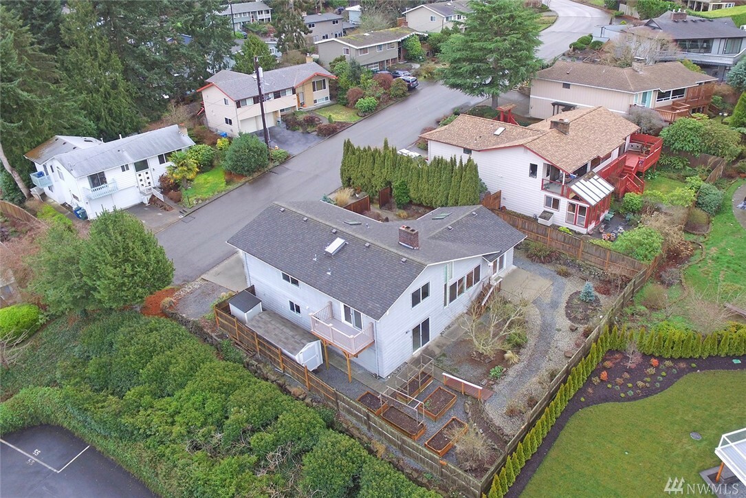 Property Photo:  1230 6th Ave S  WA 98020 