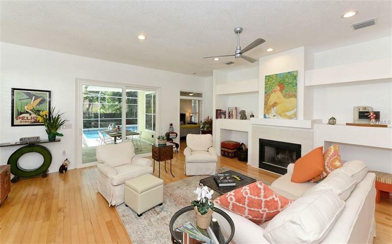 Property Photo:  1033 S Osprey Avenue  FL 34236 