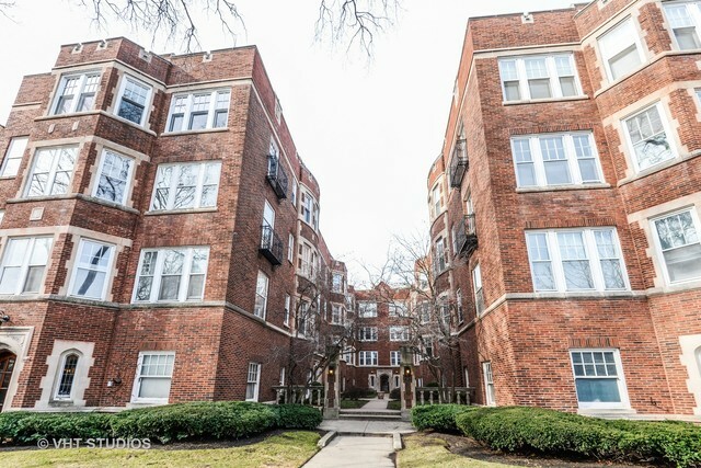 Property Photo:  734 Hinman Avenue 1  IL 60202 