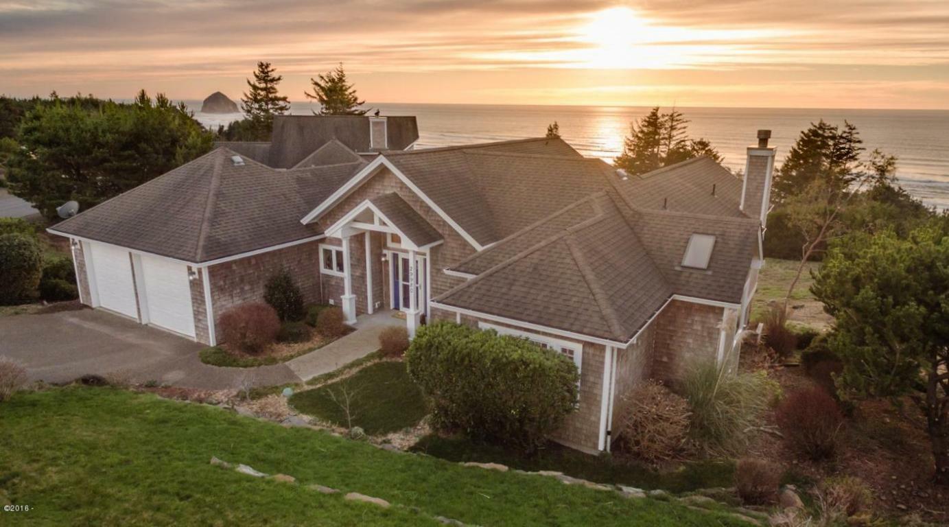 Property Photo: 29980 Nantucket Drive OR 97135