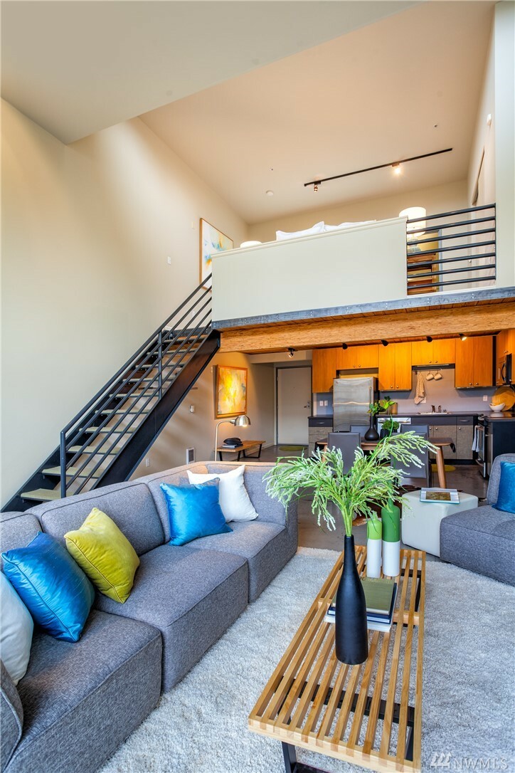 Property Photo: 1812 19th Ave 306 WA 98122