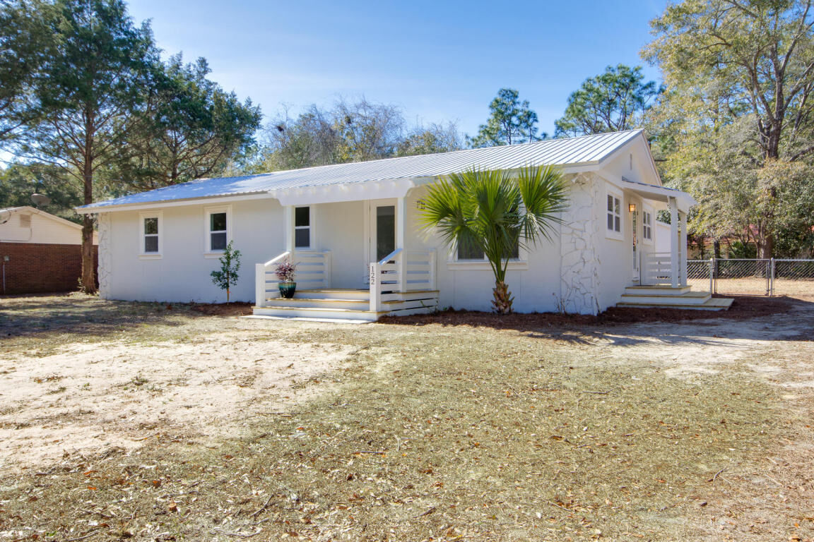 Property Photo:  122 White Street  FL 32435 