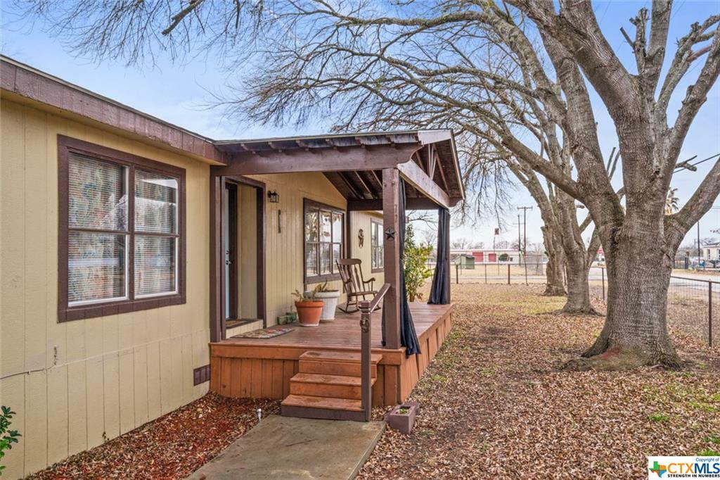 Property Photo:  72 Skyview  TX 78655 