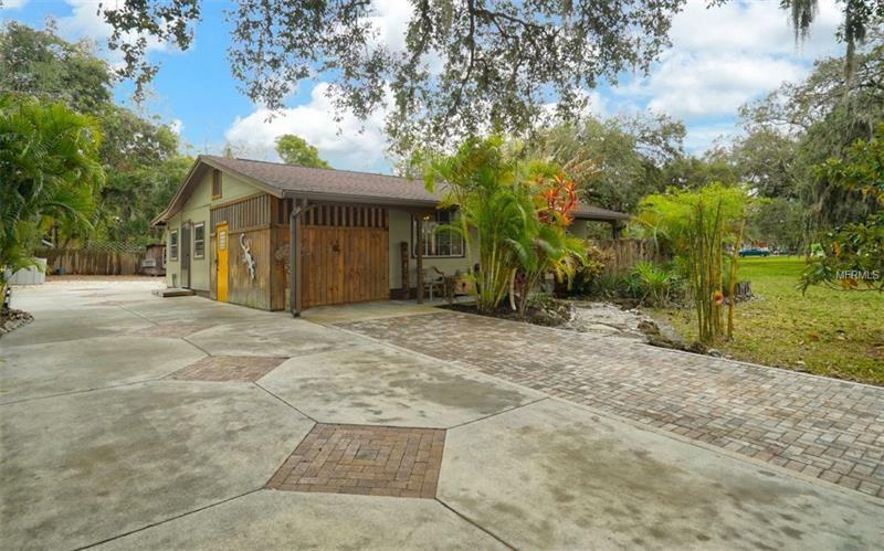 Property Photo:  1910 Panama Drive  FL 34234 