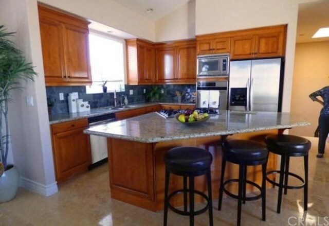 Property Photo: 2210 Mathews Avenue B CA 90278