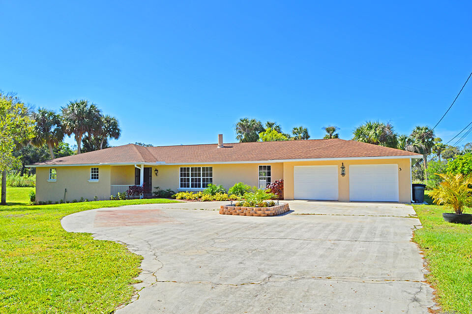 Property Photo:  3126 Old Edwards Road  FL 34981 