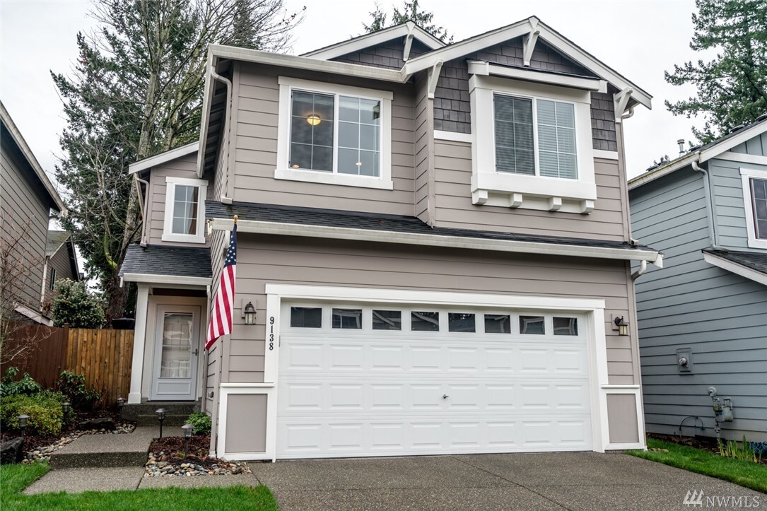 Property Photo:  9138 1st St SE  WA 98258 