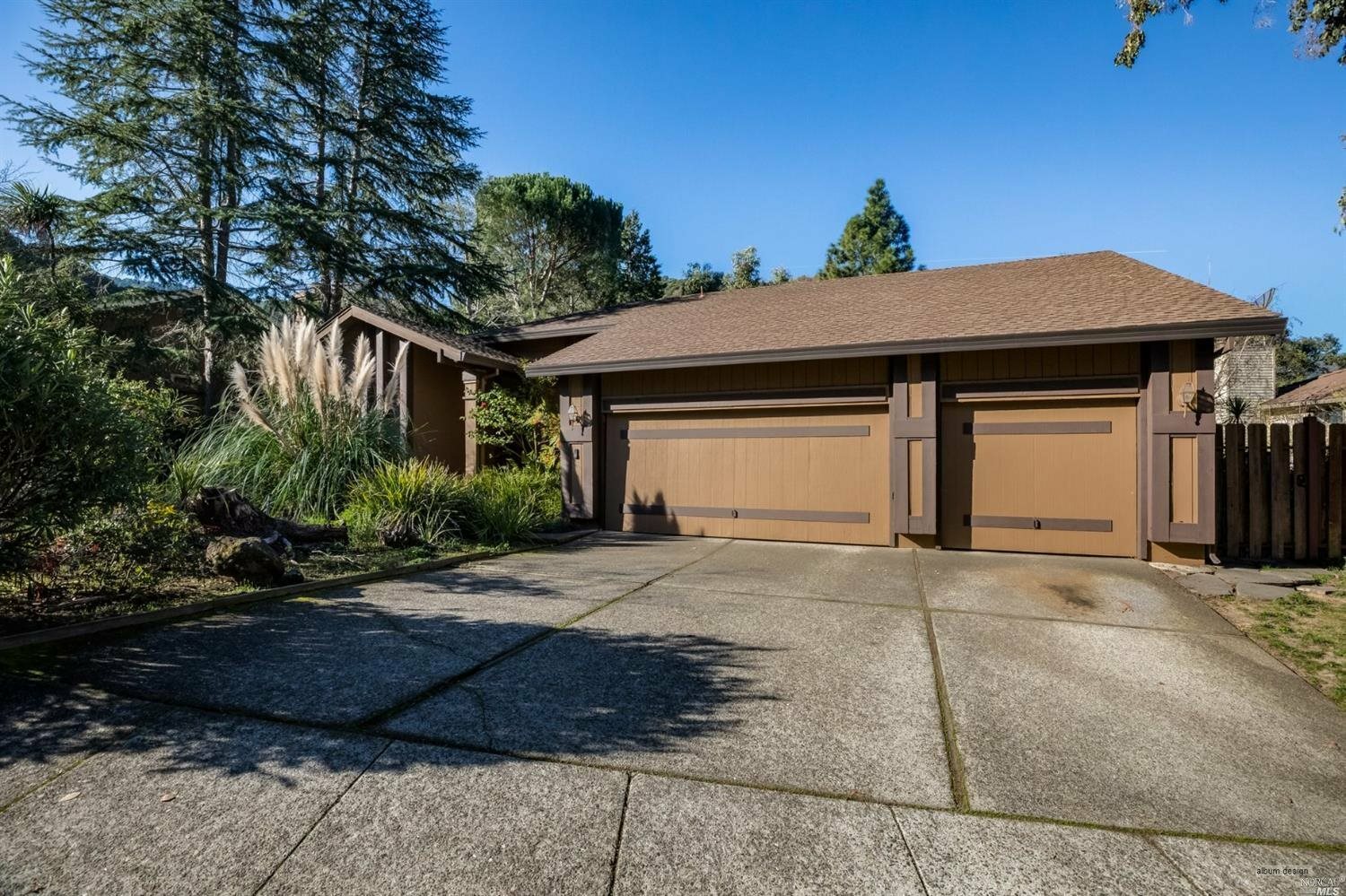 Property Photo:  6 Caddy Court  CA 94949 