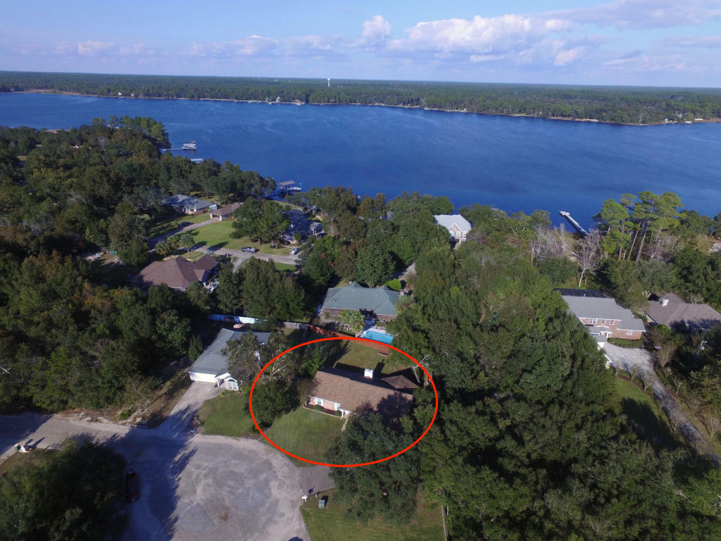 Property Photo: 6876 Avenida De Galvez FL 32566