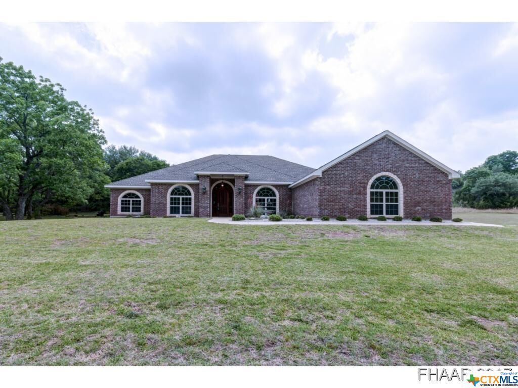 Property Photo:  997 Deer Run  TX 76549 