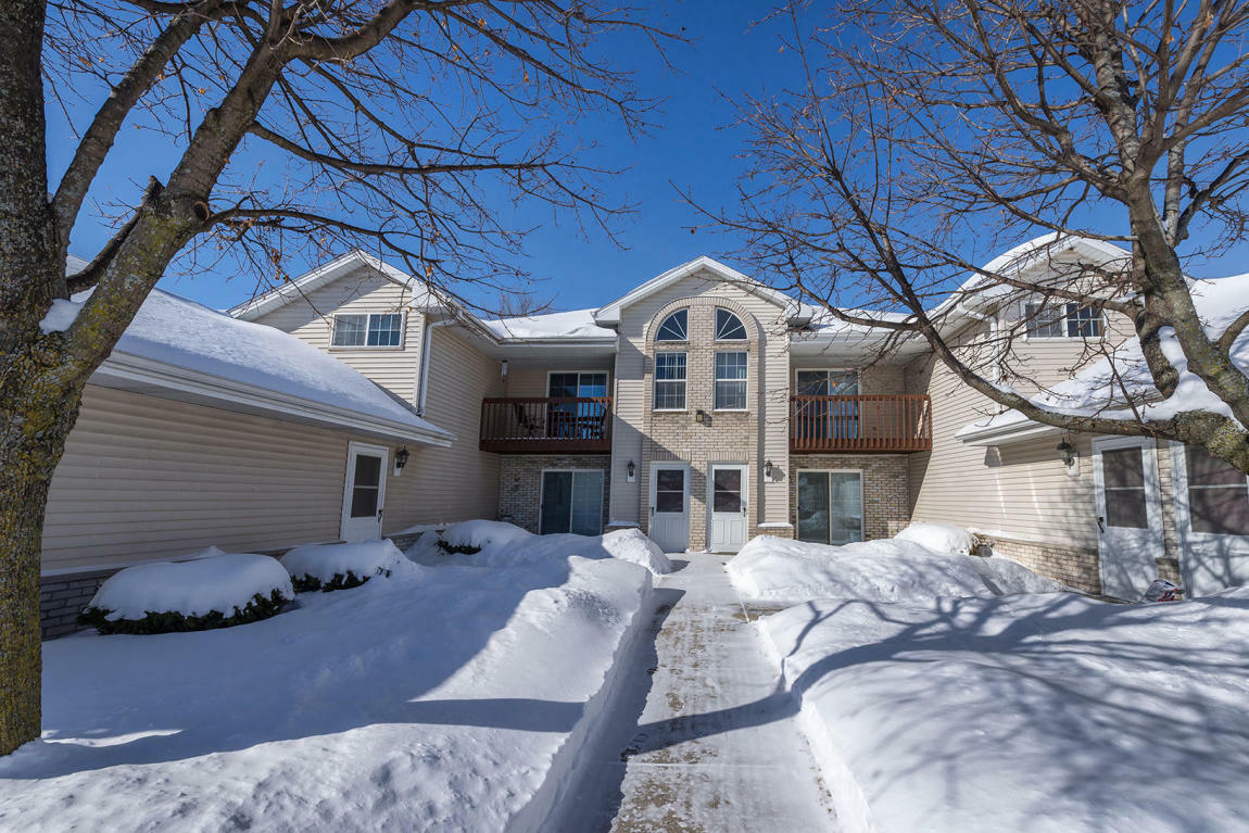 Property Photo:  6185 S Creekside Dr 6  WI 53110 