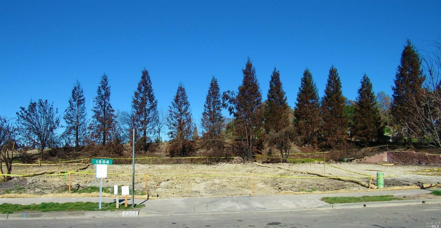 Property Photo:  1904 Fountainview Circle  CA 95403 