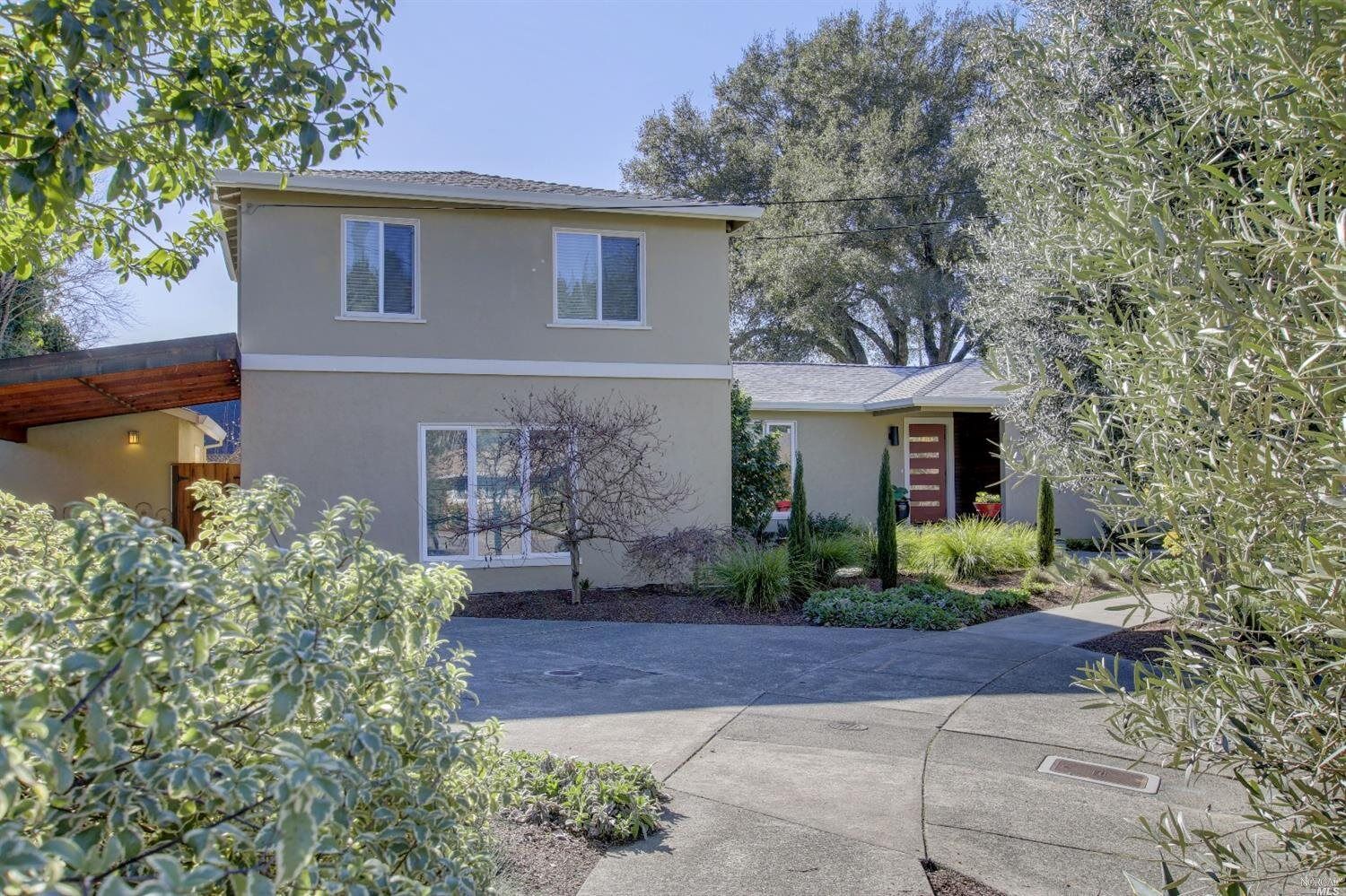 Property Photo:  2036 Hawthorne Court  CA 95404 
