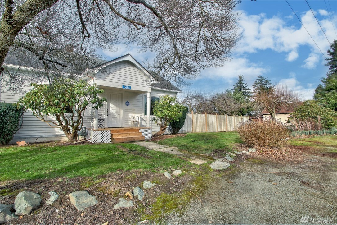 Property Photo:  15306 N Wall St  WA 98273 