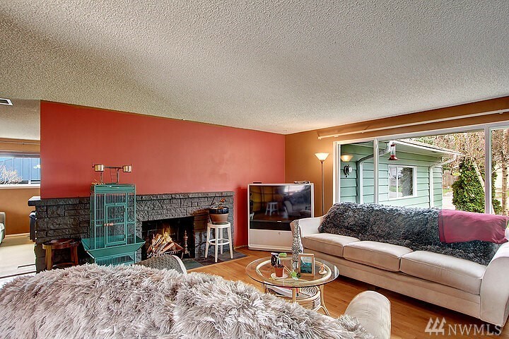 Property Photo: 16027 53rd Ave W WA 98026