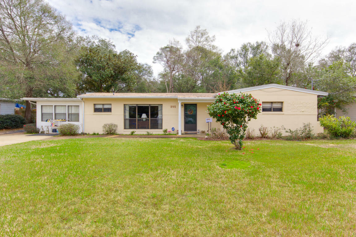 Property Photo: 395 NE Gardner Drive FL 32548