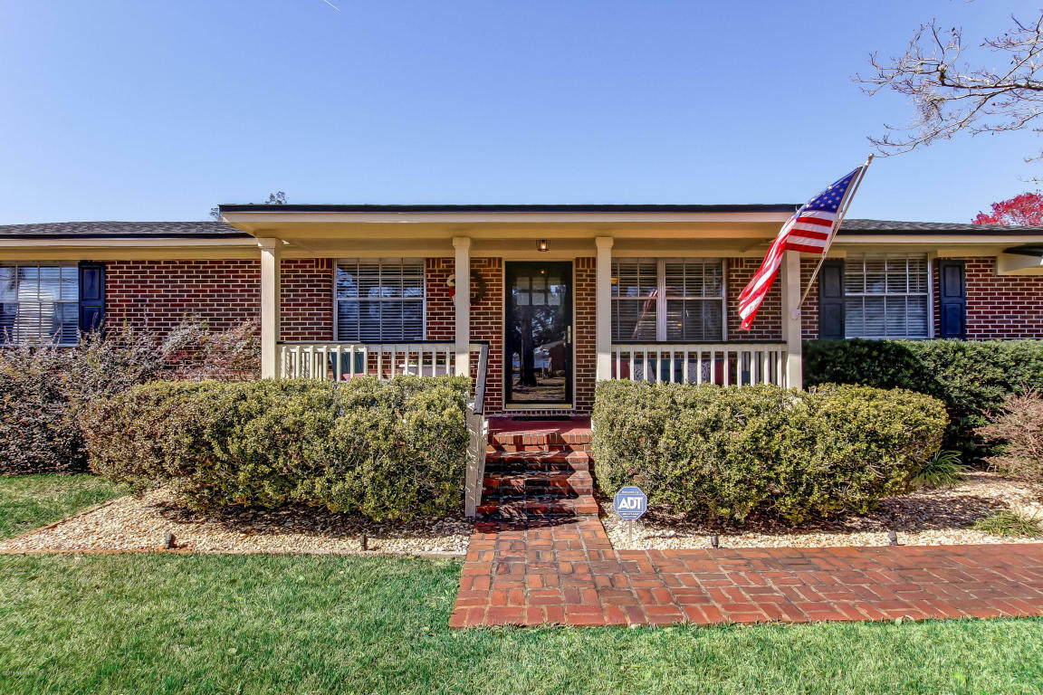 Property Photo: 3766 Cedarcrest Drive FL 32210