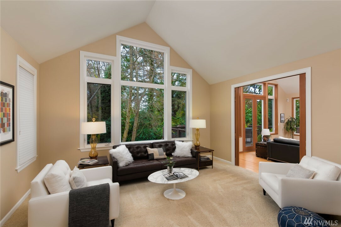 Property Photo:  8320 SE 30th Place  WA 98040 