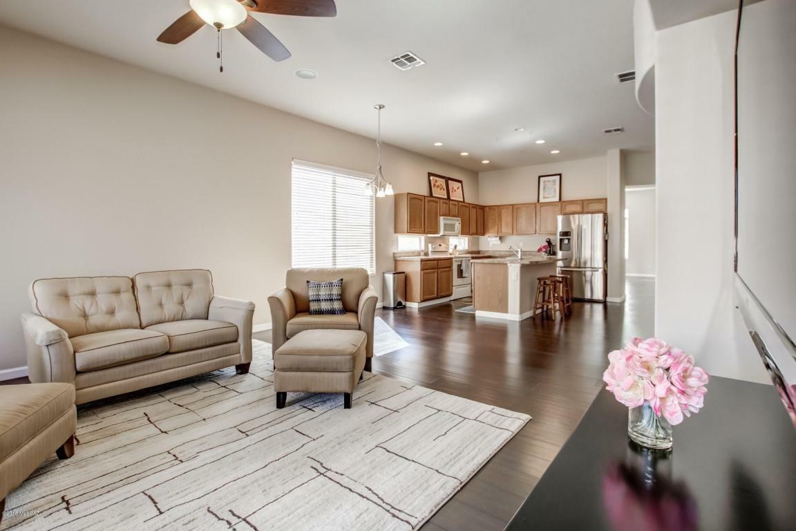 Property Photo: 135 E Placita Lago Del Mago AZ 85629