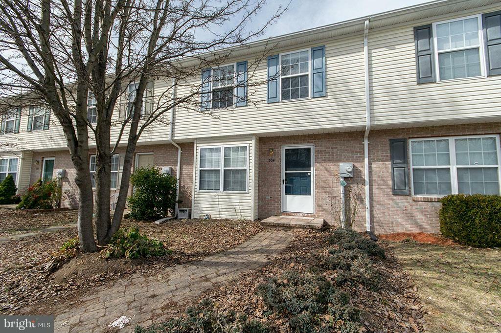 Property Photo:  504 Ridgefield Avenue  VA 22655 