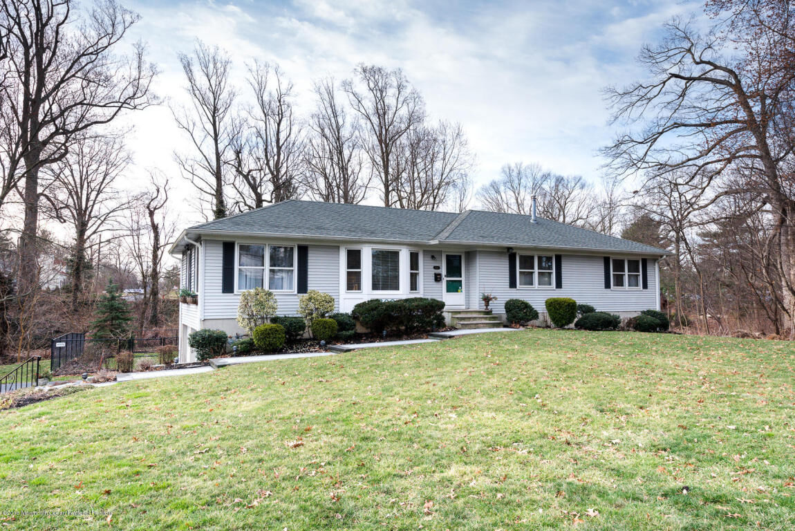 Property Photo:  200 Kingsley Way  NJ 07728 