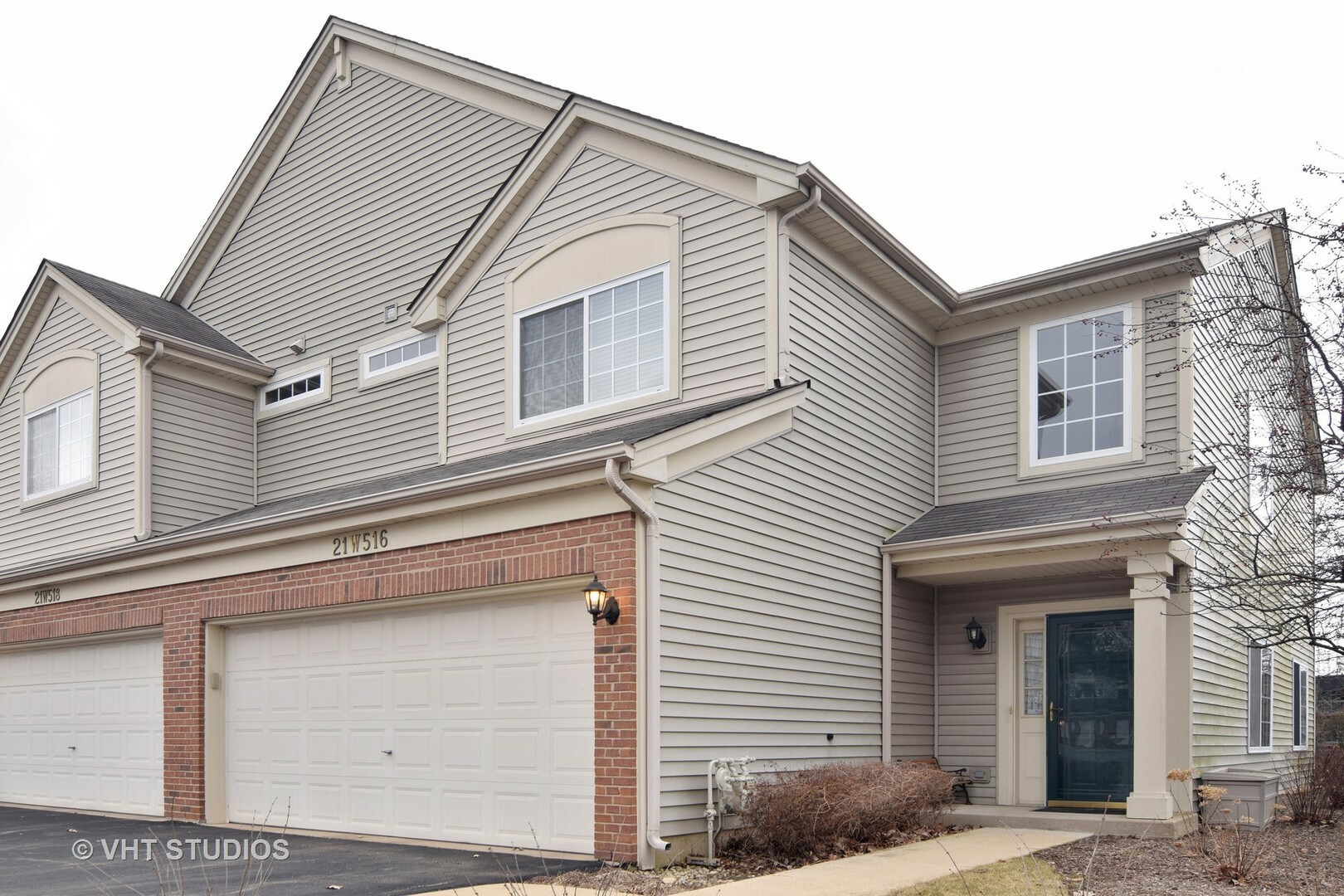 Property Photo:  21W516 Tanager Court  IL 60148 