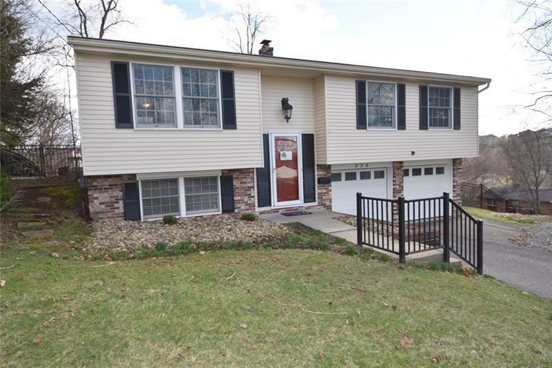 Property Photo:  836 Bonvue Dr  PA 15243 