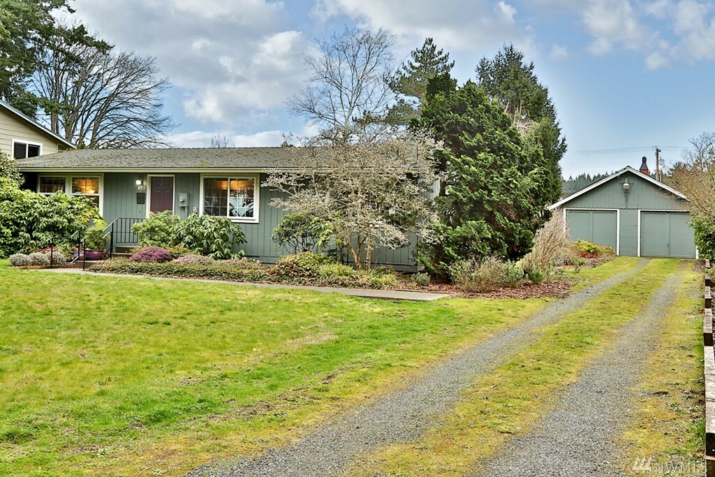 Property Photo:  625 1st St  WA 98260 