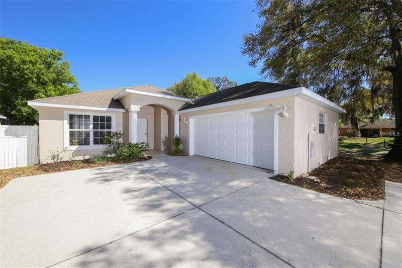 Property Photo:  1621 Summer Breeze Way  FL 34232 