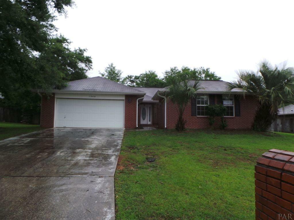 Property Photo:  1548 Pelican Pt Dr  FL 32533 