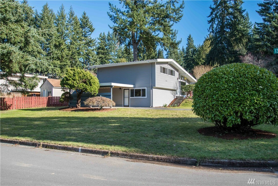 Property Photo:  13904 SE 38th Pl  WA 98006 