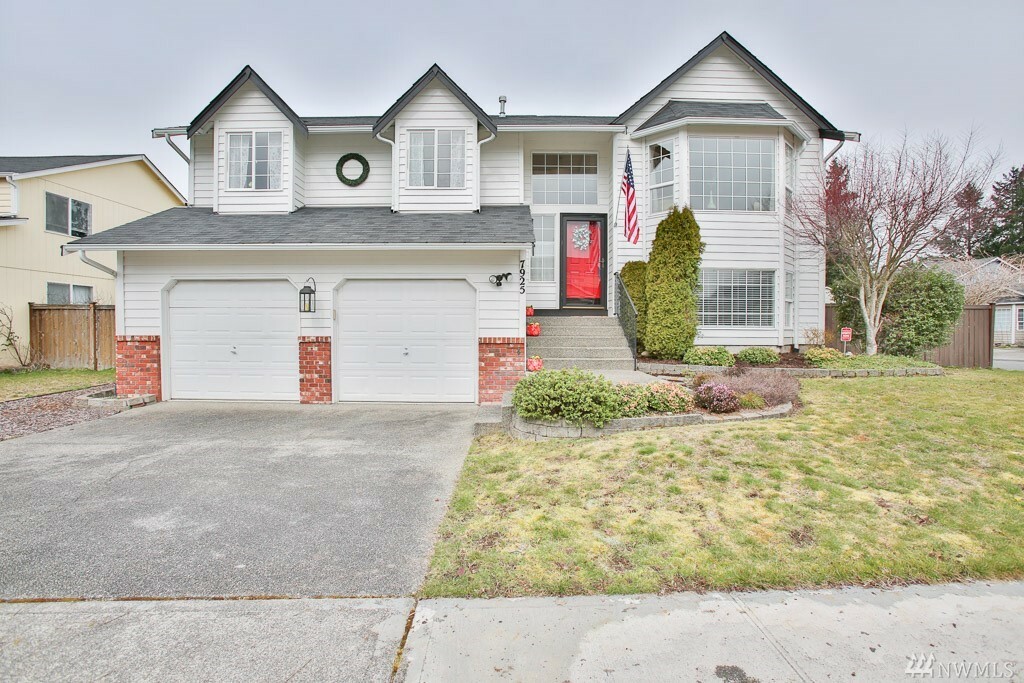 Property Photo: 7925 193rd St Ct E WA 98387
