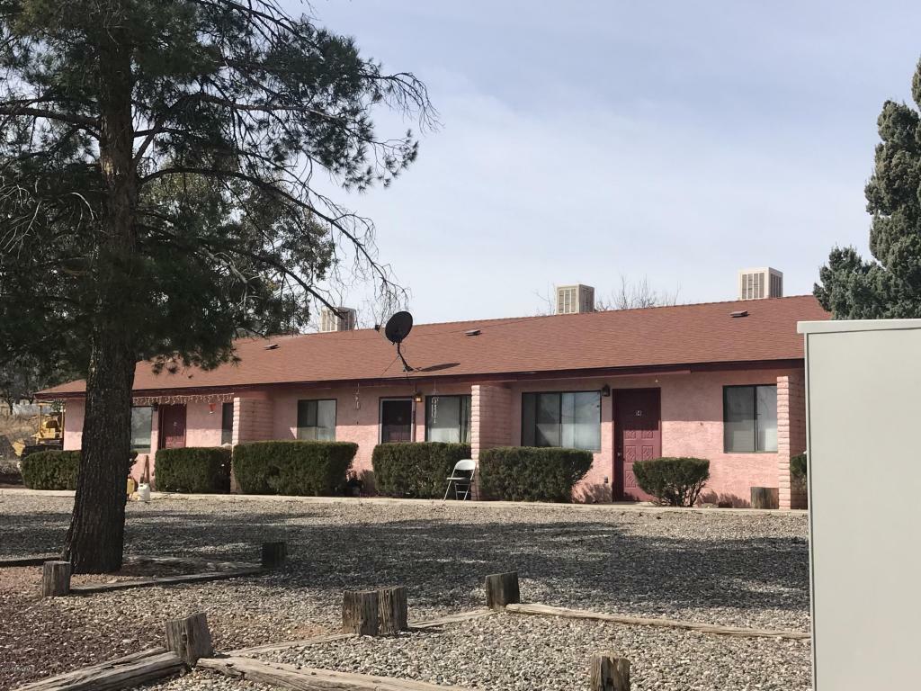 Property Photo:  41 &Amp 67 W Head St  AZ 86322 