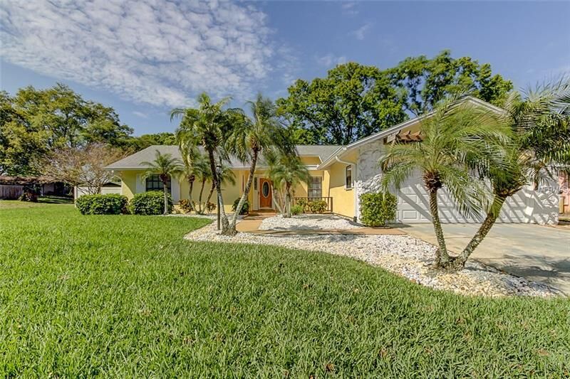 Property Photo: 2863 Trailwood Drive FL 34684