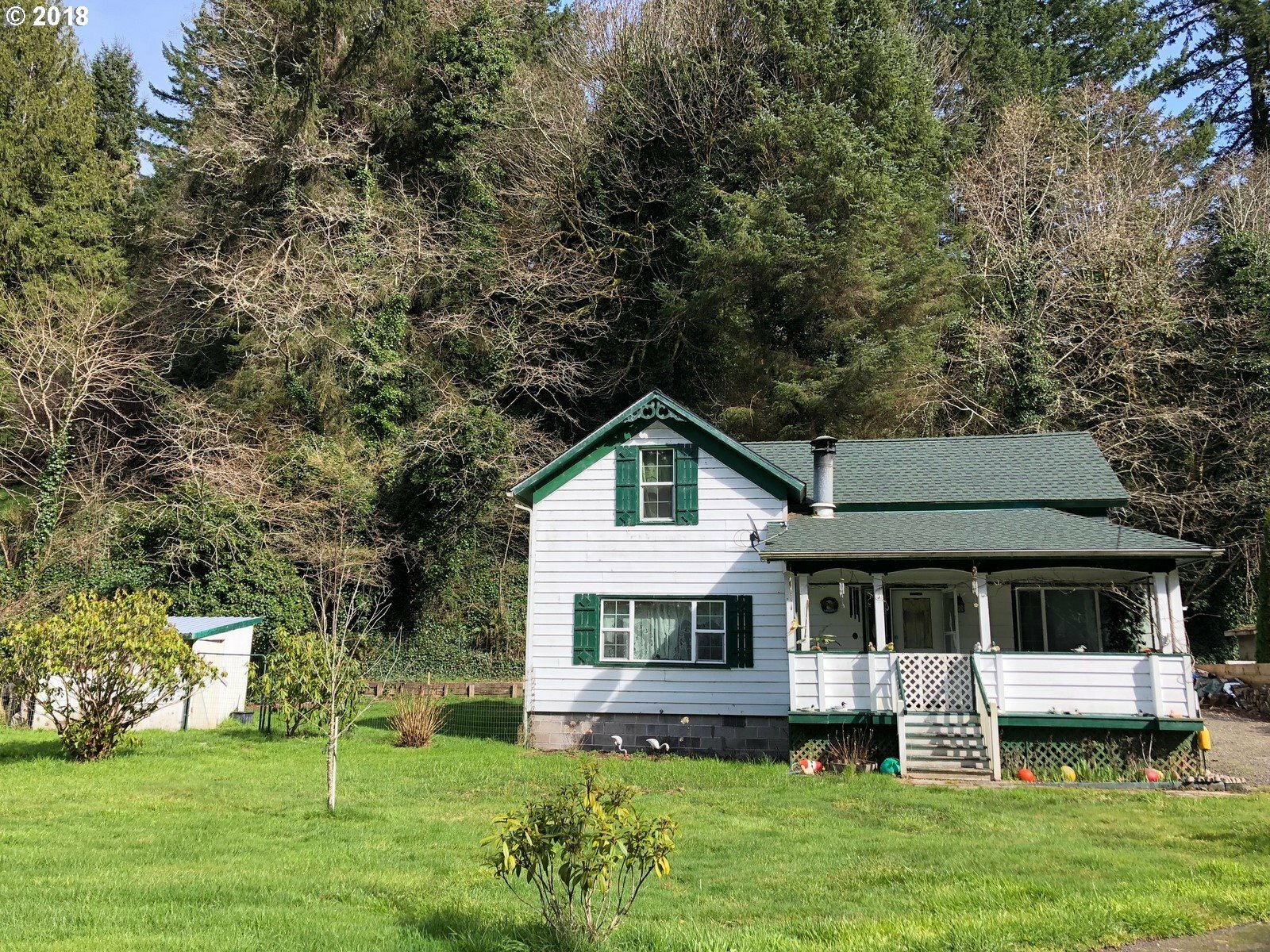 Property Photo:  6241 Skunk Hollow Rd  OR 97439 