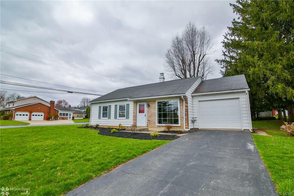 Property Photo:  720 Butternut Lane  PA 18045 