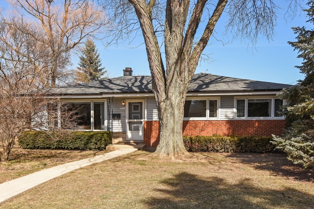 Property Photo:  1048 Camille Avenue  IL 60015 