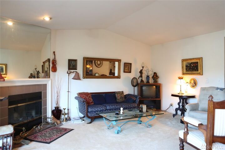 Property Photo:  1226 6th Ave S A303  WA 98020 