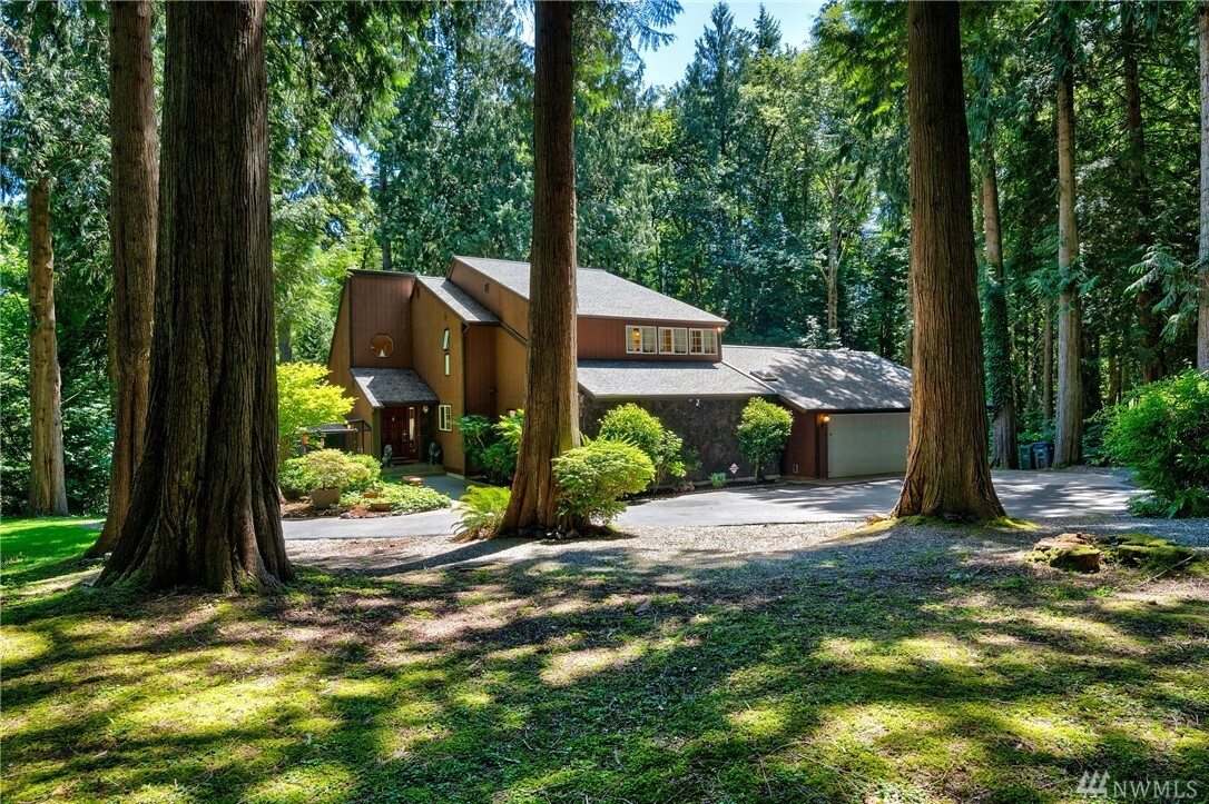 Property Photo: 8565 Phillips Rd SE WA 98367