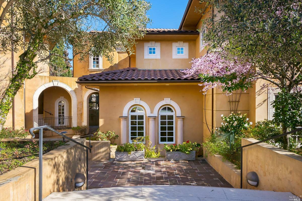 Property Photo: 88 Via Los Altos CA 94920