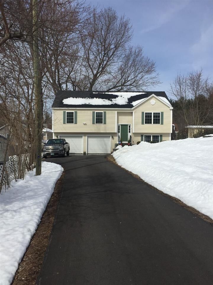 Property Photo:  6 Mundy Lane 56-051  NH 03038 