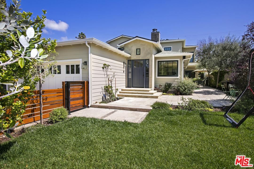 Property Photo: 778 Almar Ave CA 90272