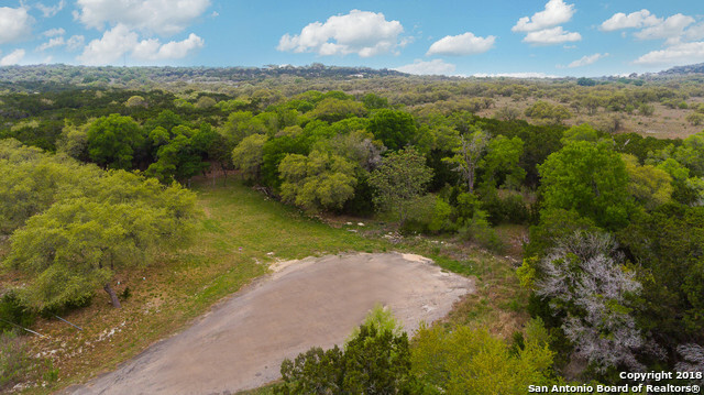 Property Photo: 545 Iroquois Trail TX 78003