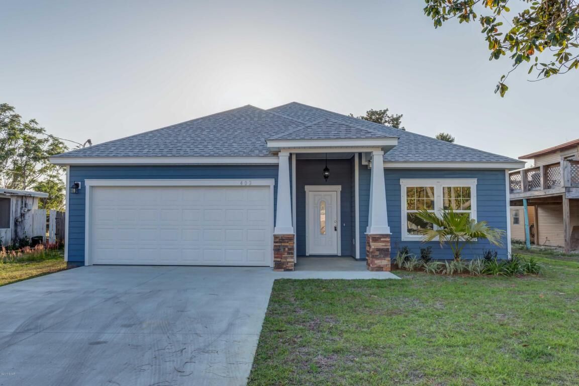 Property Photo: 402 Wisteria Street FL 32407