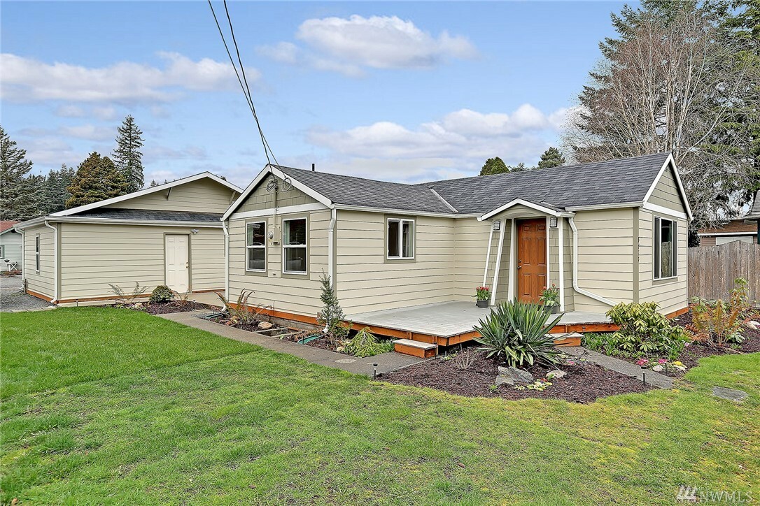 Property Photo:  5918 Lombard Ave  WA 98203 