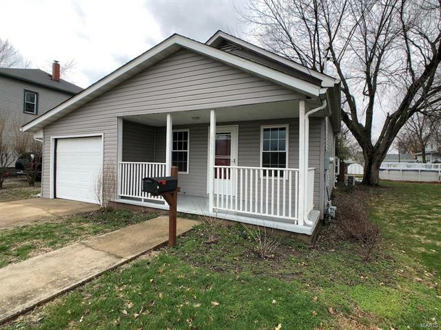 Property Photo:  711 State Street   62056 