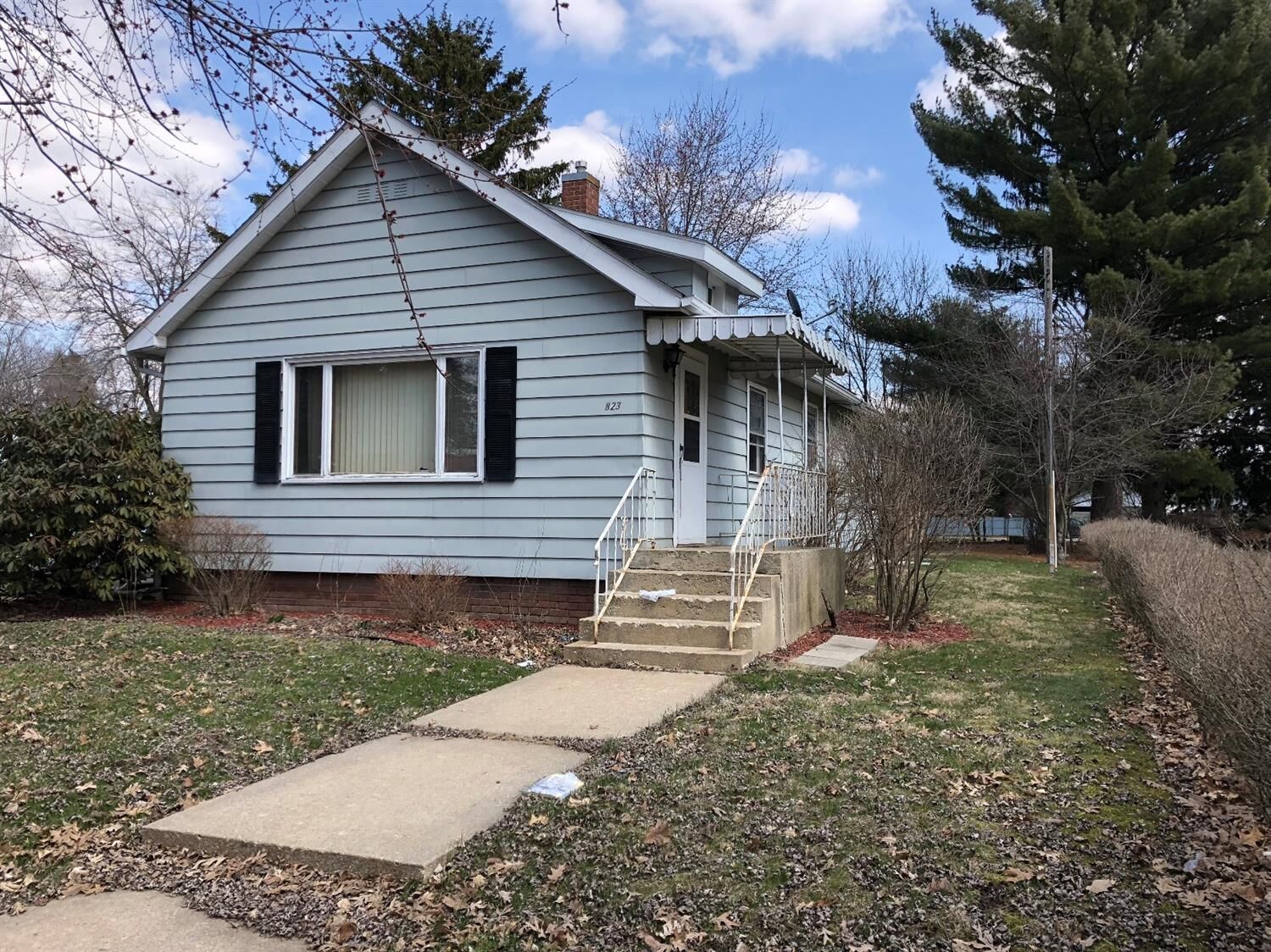 Property Photo:  823 Park Street  IN 46350 