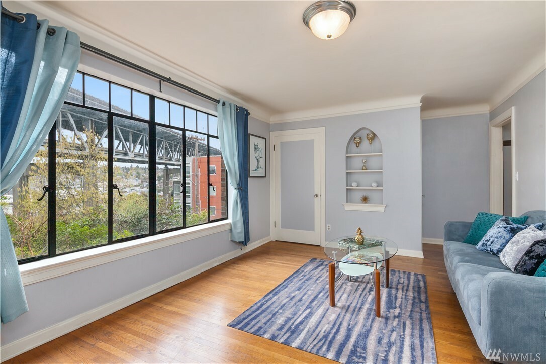Property Photo: 3121 Franklin Ave E 24 WA 98102